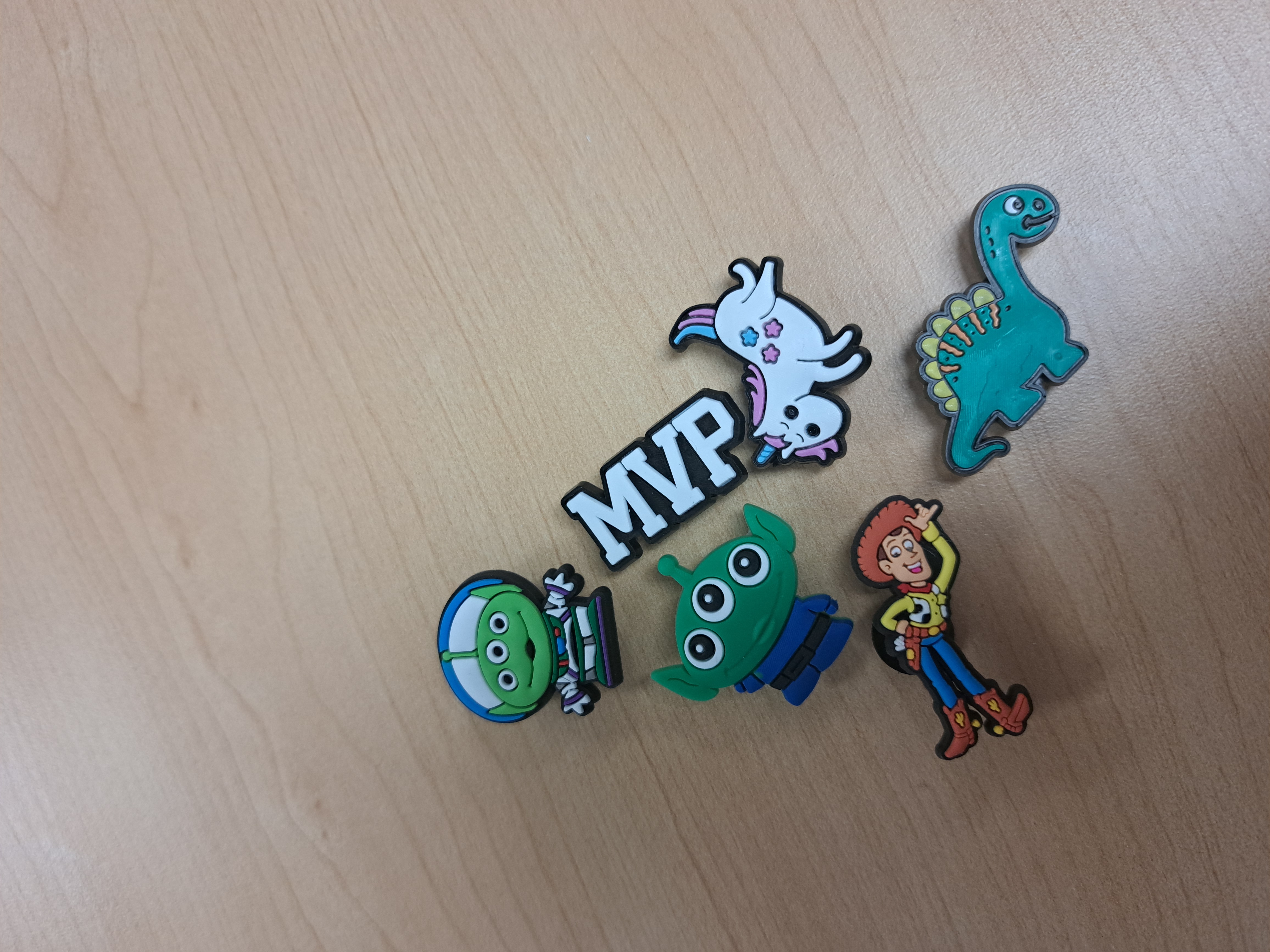 breloque à crocs variés